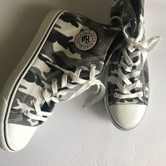NEW NWOT Rocawear New York Canvas Hi Top Sneakers. Green Camo. US 9. EUR 43. - Picture 2 of 6